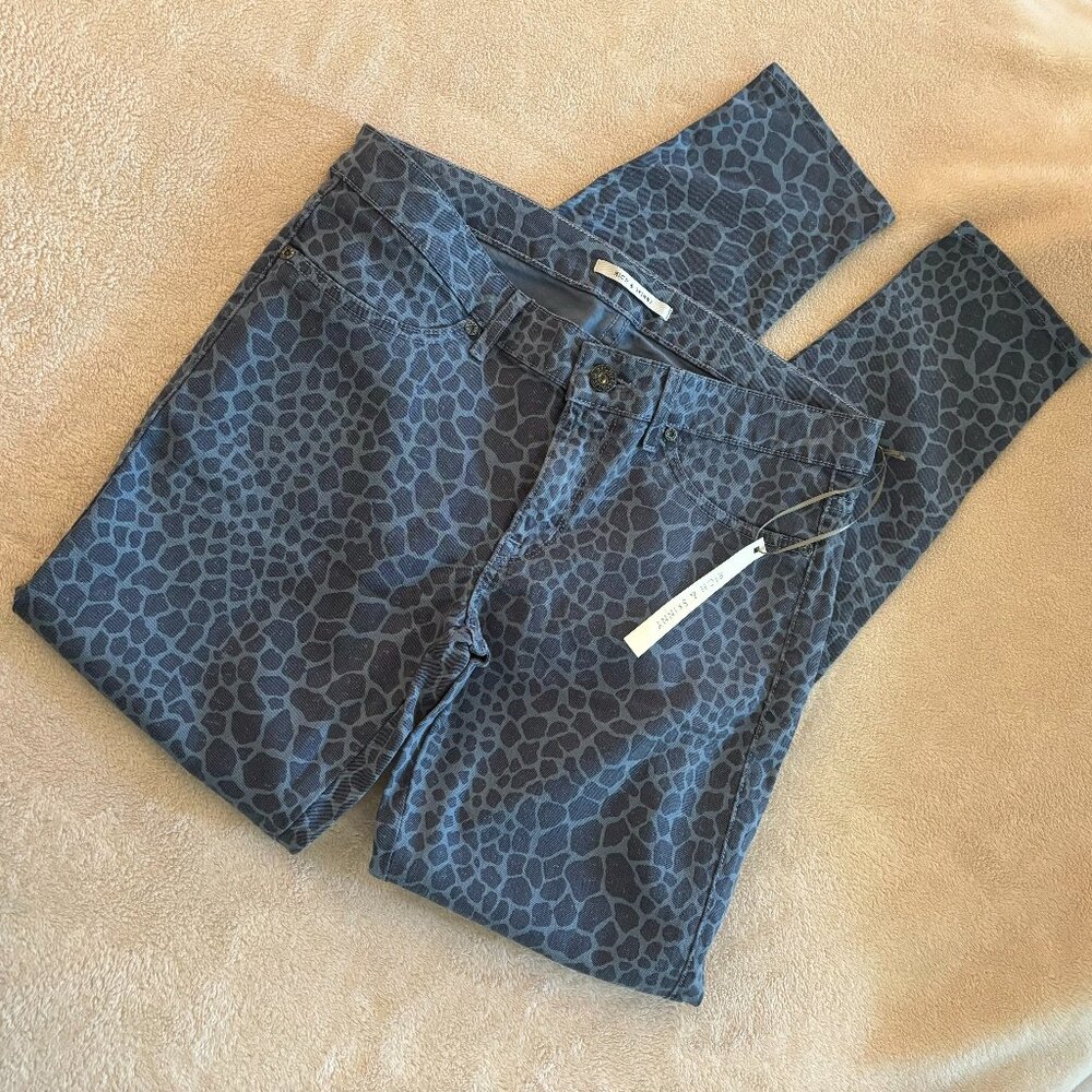RICH & SKINNY Women's Giraffe Print Jeans Size 30 in color Slate Blue